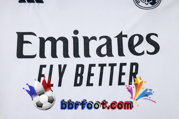 Ensemble Training T-Shirts Real Madrid + Pantalon Blanc 2023/2024