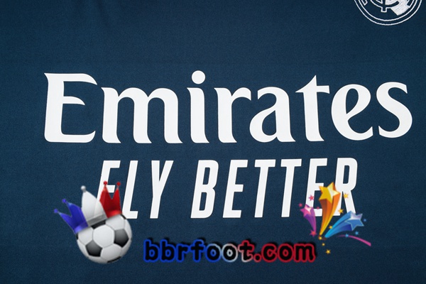 Ensemble Training T-Shirts Real Madrid + Pantalon Bleu Royal 2023/2024
