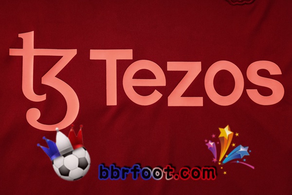 Ensemble Training T-Shirts Manchester United + Shorts Rouge 2024/2025