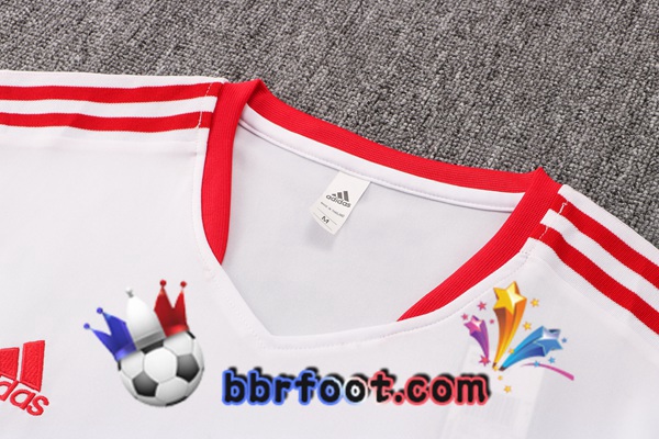 Training T-Shirts Manchester United + Pantalon Blanc 21/22